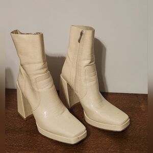 ❤️Princess Polly Beige Cream Jamie Croc Ankle Boots Size 6
